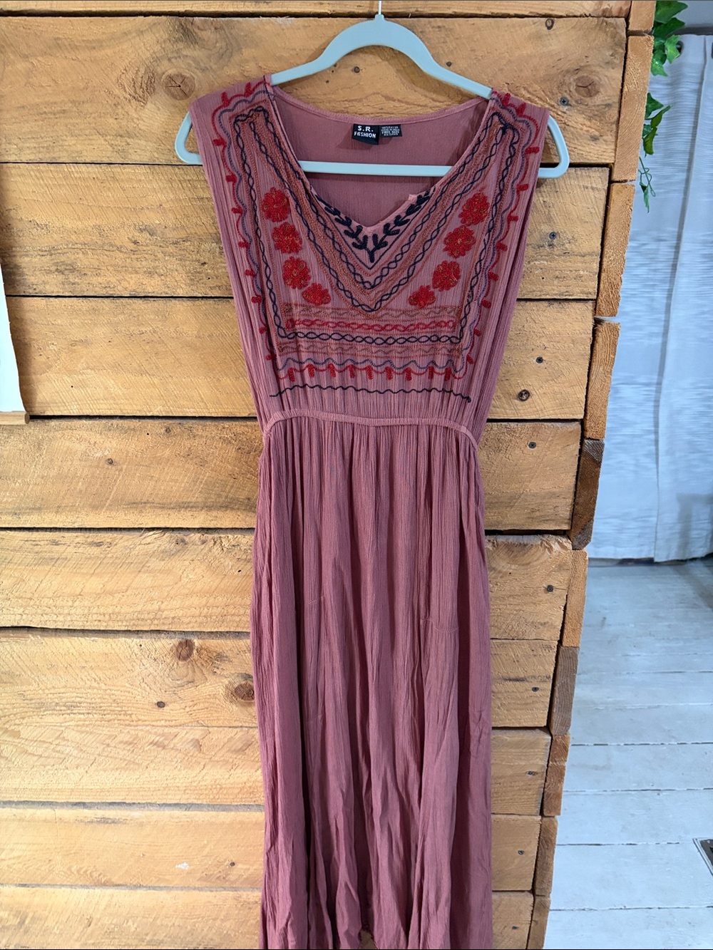 Boho Embroidered Sleeveless Maxi Dress — Dusty Rose VTG